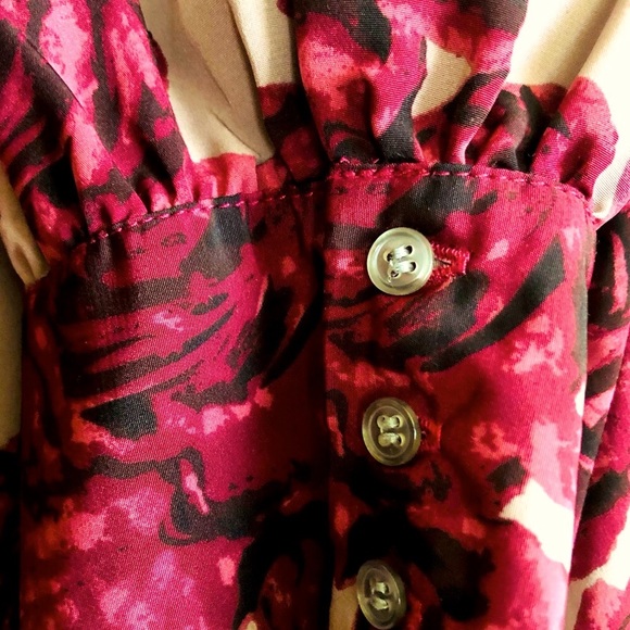 Kristin Davis Flower Blow Shirt - Picture 3 of 10